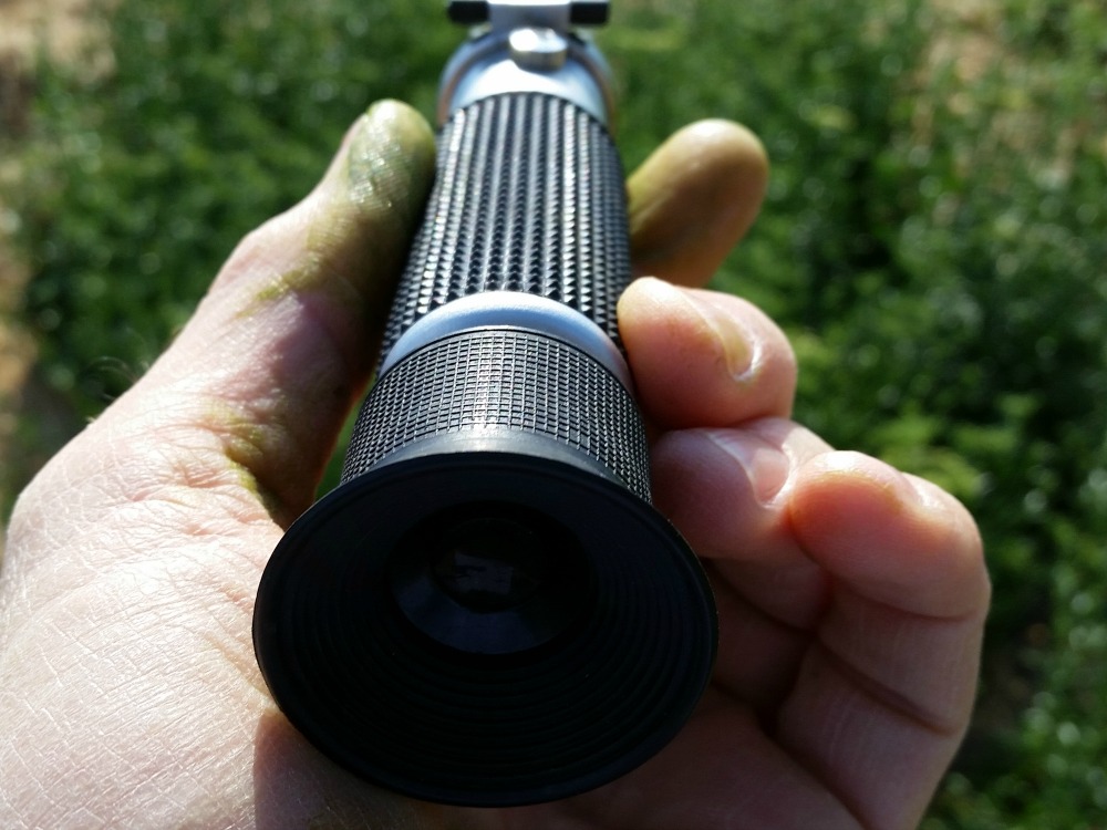 Refractometer up close